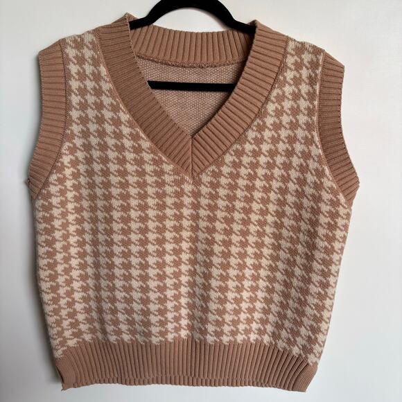 No Sweaters - TAN & WHITE HOUNDSTOOTH SWEATER VEST - S/M